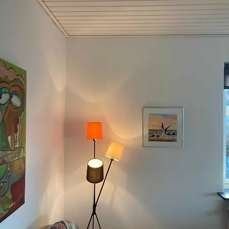Nice, Bright And Cozy Dwelling For 6-8 Persons Casa de Férias *