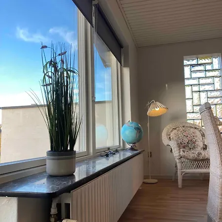 Nice, Bright And Cozy Dwelling For 6-8 Persons Casa de Férias *