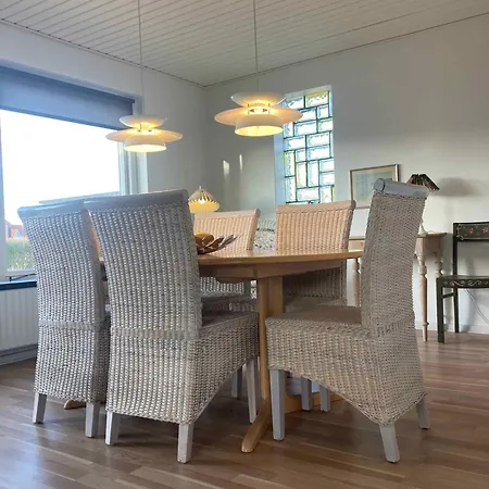 Nice, Bright And Cozy Dwelling For 6-8 Persons Casa de Férias Hjørring